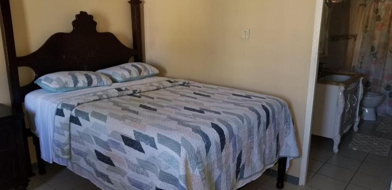Chaudhry Holiday House Montego Bay Ngoại thất bức ảnh