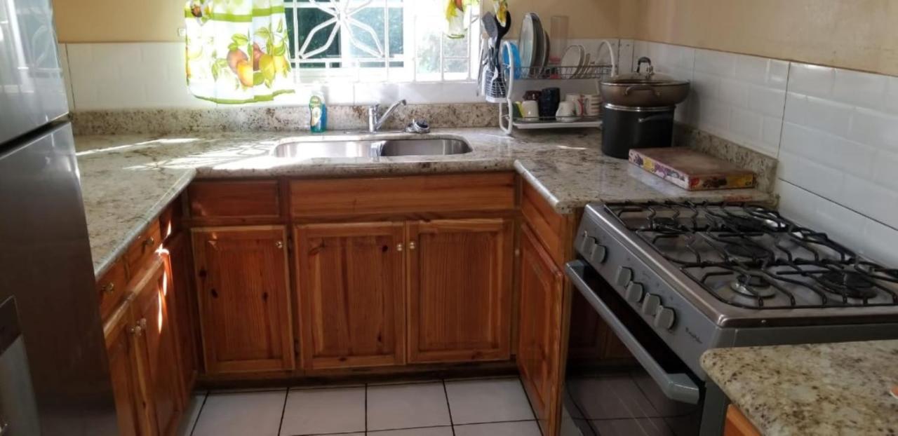 Chaudhry Holiday House Montego Bay Ngoại thất bức ảnh