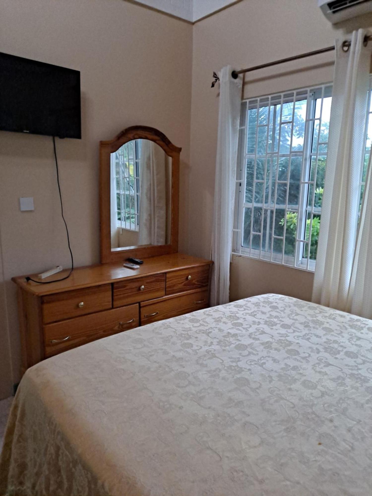 Chaudhry Holiday House Montego Bay Ngoại thất bức ảnh
